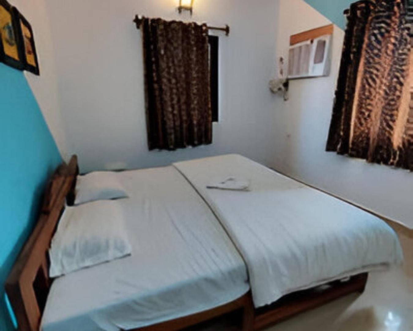 Ronne'S 2Bhk Lagoon Apartment -Calangute Kültér fotó